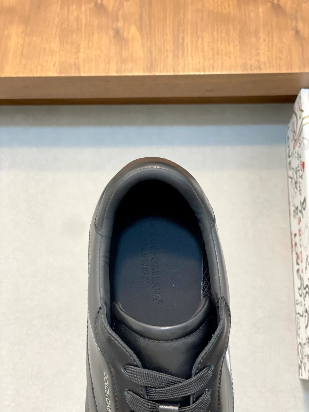 Men's Men's Shoes 💰900••Classic••Dolce&Gabbana••DG✔️High-end men's sports•casual shoes. Original goods from top counters. Original imported cowhide, multi-material splicing design ➕Imported cowhide lining, cowhide feet ➕Original TPR elastic outsole.  Size: 39-44 (38, 45 customized)